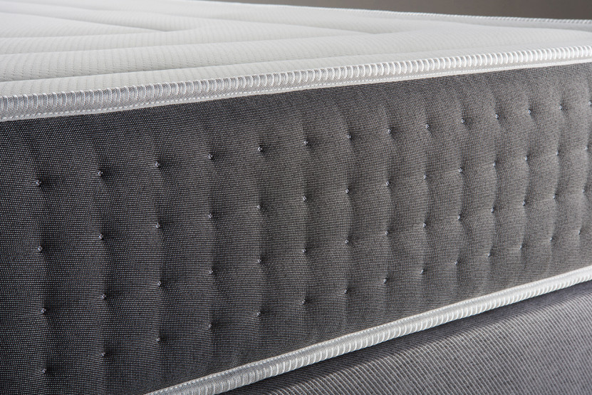 Matelas 200x200 cm Ressorts ensachés et Mémoire de forme - Vingt-Six