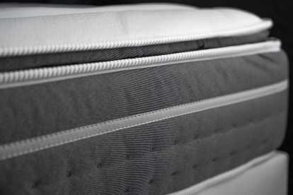 Pack lit complet 140x190 cm - Matelas + Sommier Gris + 2 oreillers + Couette - Trente PLUS