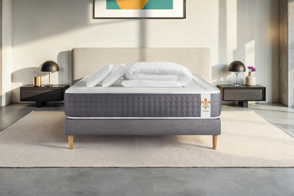 Pack lit complet 200x200 cm - Matelas + Sommier Gris (en kit) + 2 oreillers + Couette - Vingt-Six