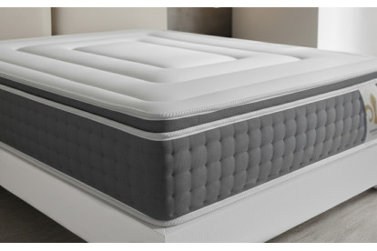Pack lit complet 140x190 cm - Matelas + Sommier Gris (en kit) + 2 oreillers + Couette - Vingt-Six PLUS